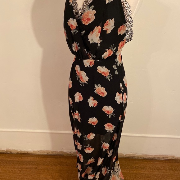 Sexy Backless Black and Rose Maxi Boho Dress, size 6 - Picture 4 of 9